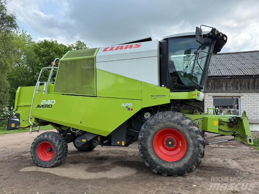 CLAAS Avero 240 聯合收穫機