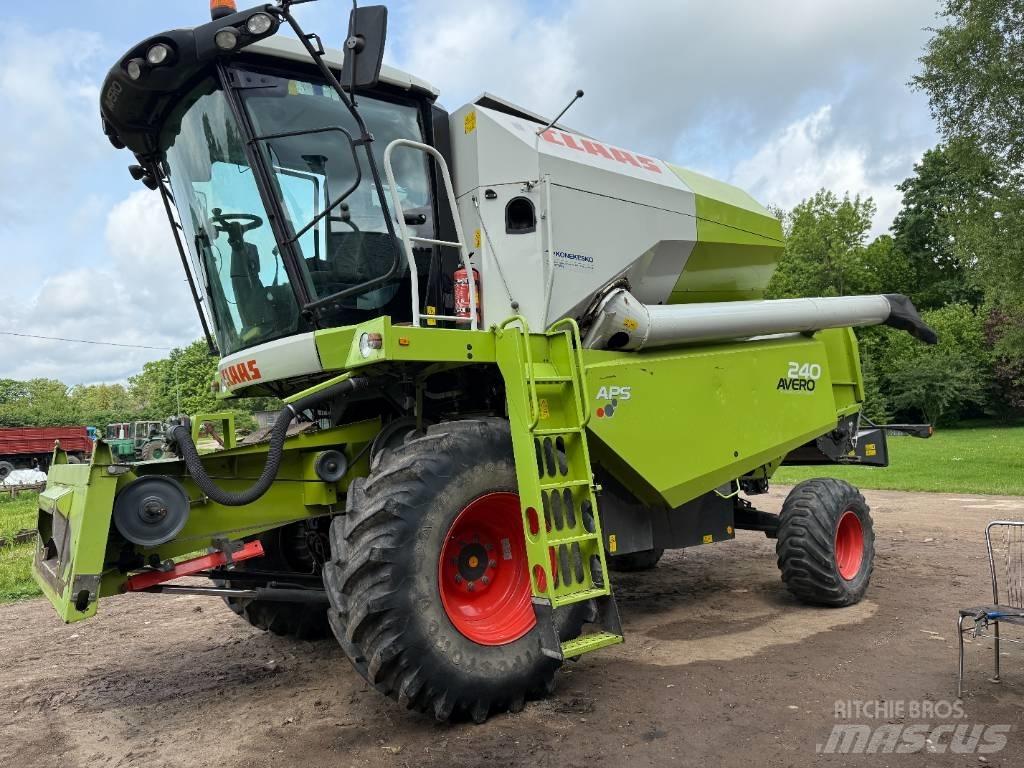 CLAAS Avero 240 聯合收穫機