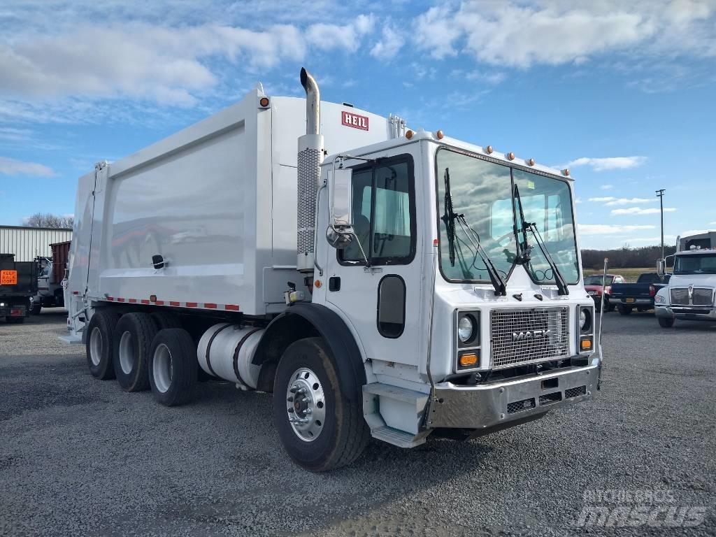 Mack MR 垃圾車