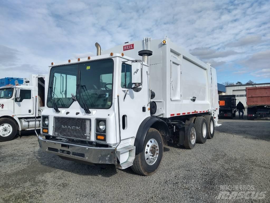 Mack MR 垃圾車