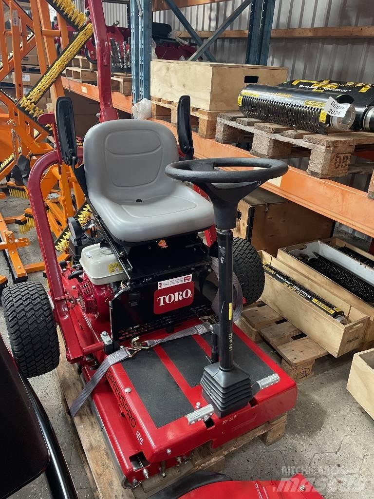 Toro GreenPro 1260 果嶺滾壓機