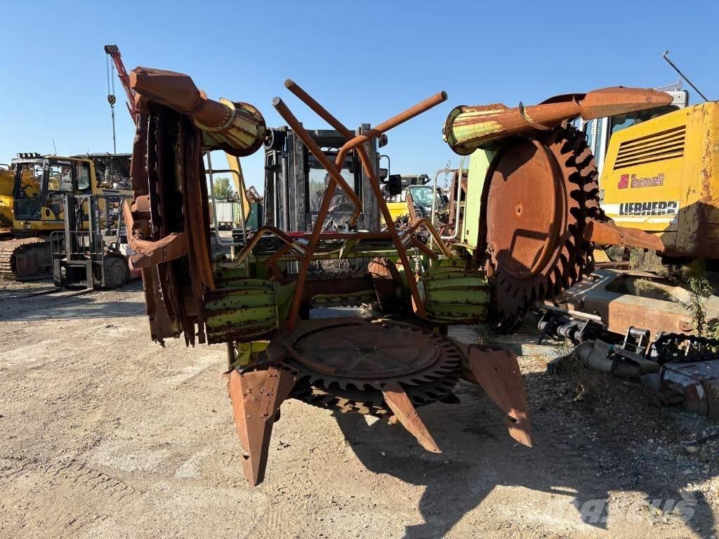 CLAAS RU 450 自走式飼料採集機
