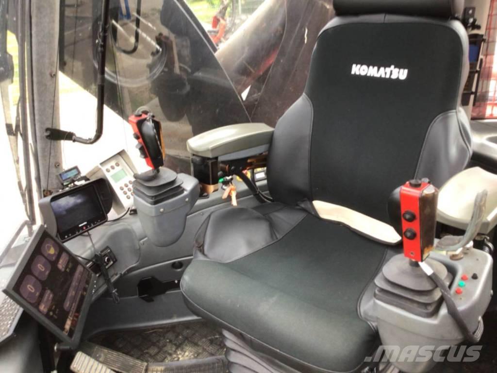 Komatsu 911.5 收穫機