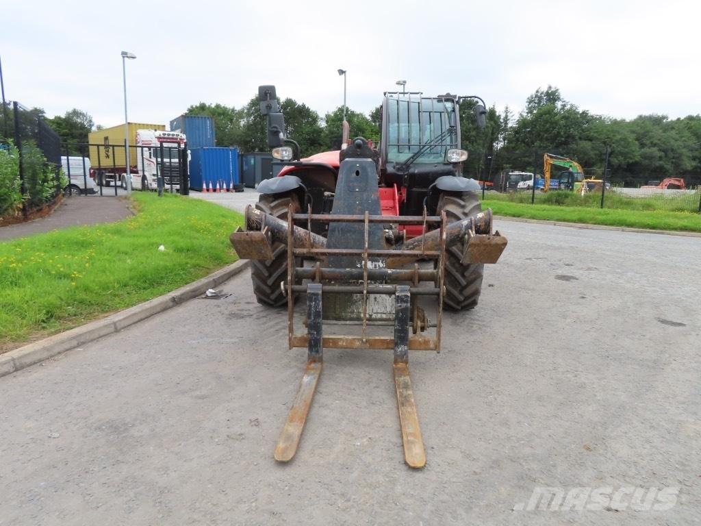 Manitou MT 1335 伸縮臂操作車