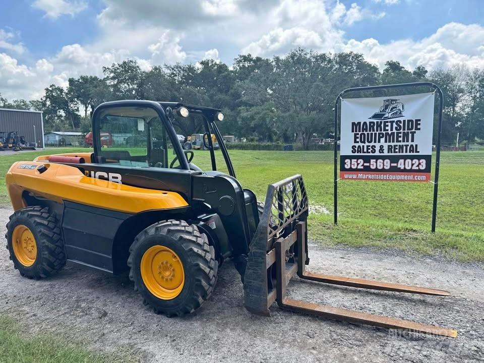 JCB 515-40 伸縮臂操作車