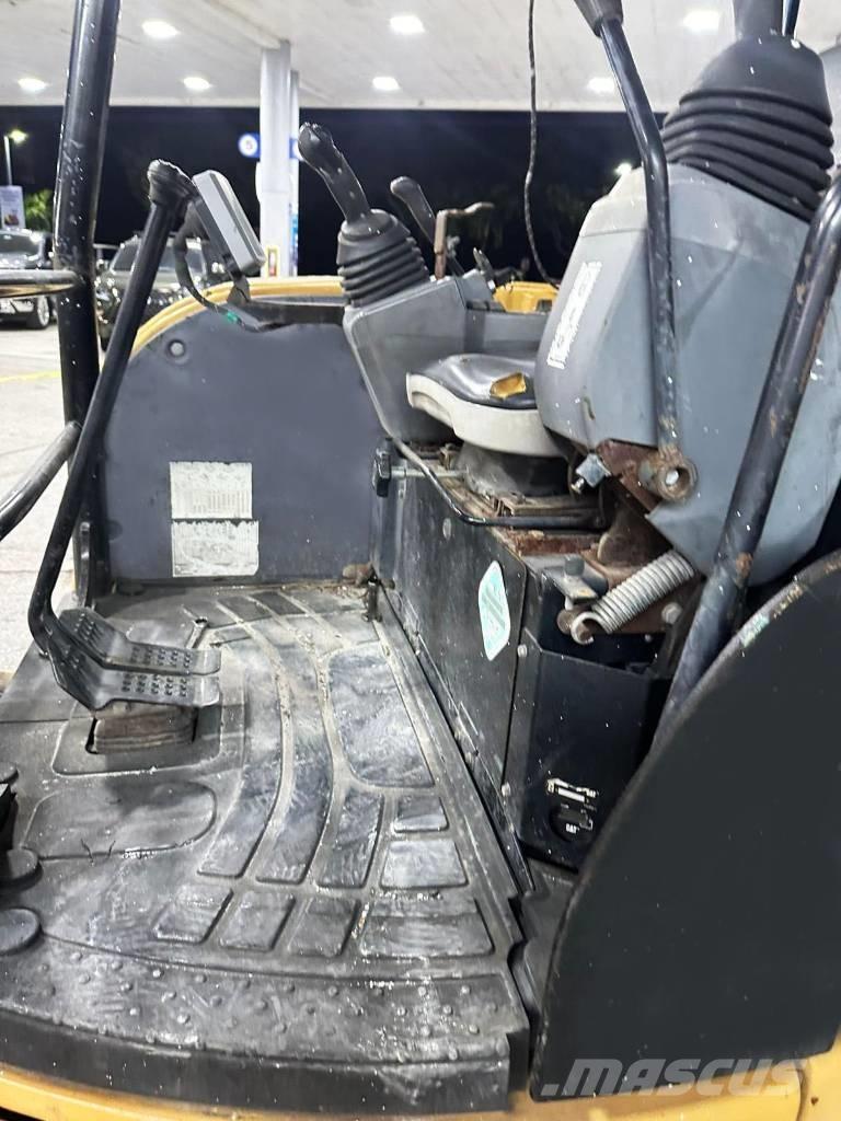 CAT 303.5 E CR 小型挖土機/掘鑿機<7t(小型挖掘機)