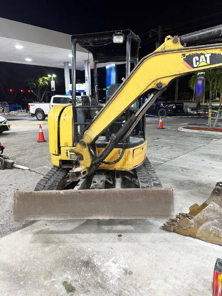 CAT 303.5 E CR 小型挖土機/掘鑿機<7t(小型挖掘機)