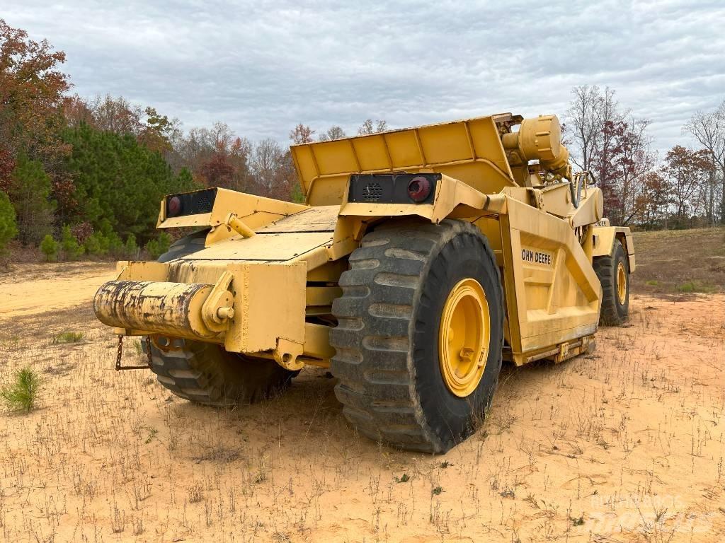 DEERE 862 刮土機