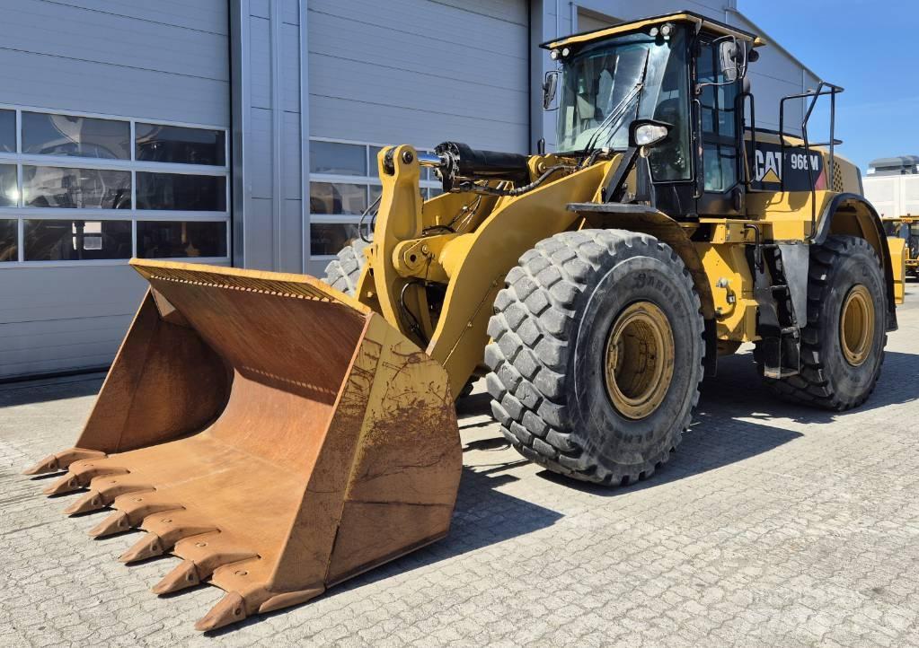 CAT 966M 輪胎式裝載機