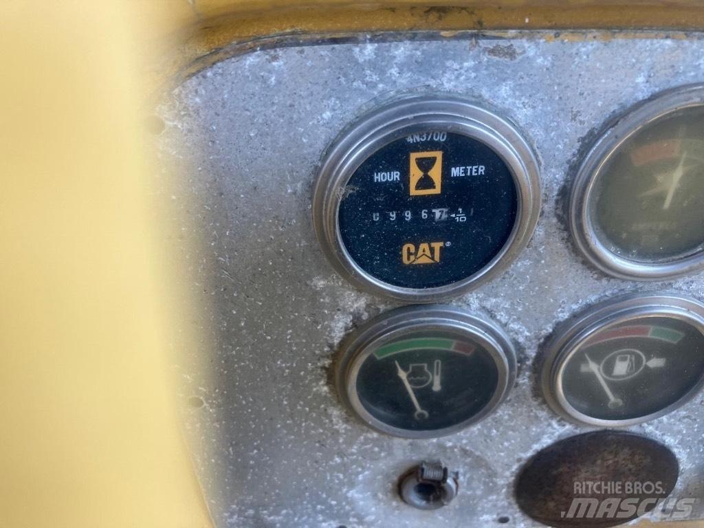 CAT D 9 H 履帶推土機