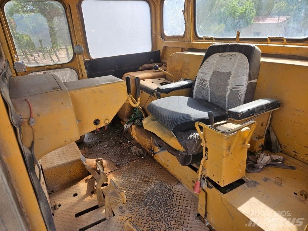 CAT D 9 G 履帶推土機