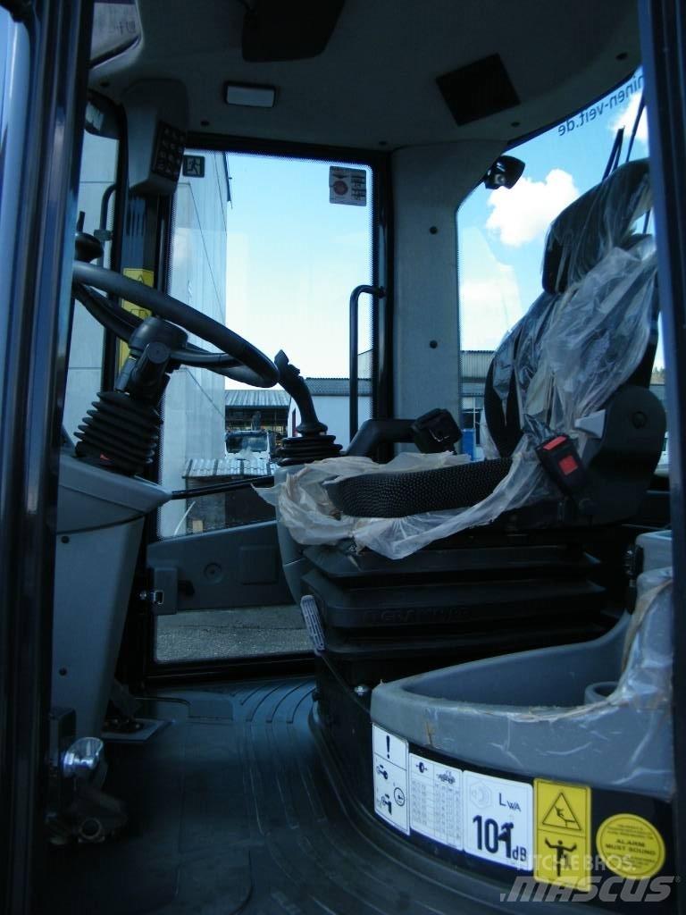 Yanmar v100 輪胎式裝載機