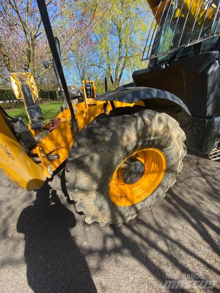 JCB 540-170 伸縮臂操作車