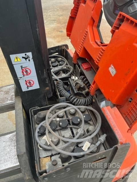 BT SWE 080 L 行走控制式堆積機