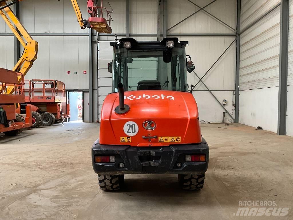 Kubota R 065 輪胎式裝載機