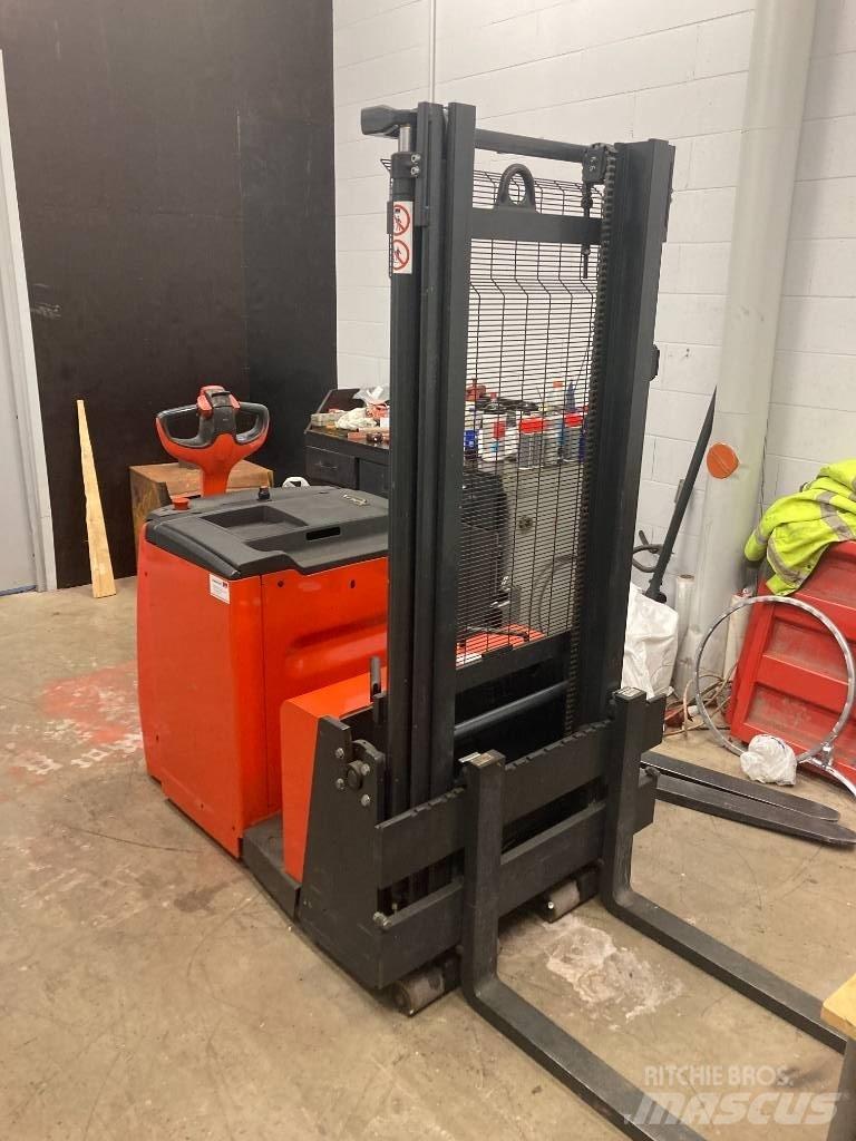 Linde L12AC 行走控制式堆積機