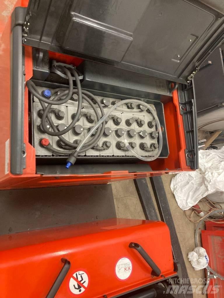 Linde L12AC 行走控制式堆積機