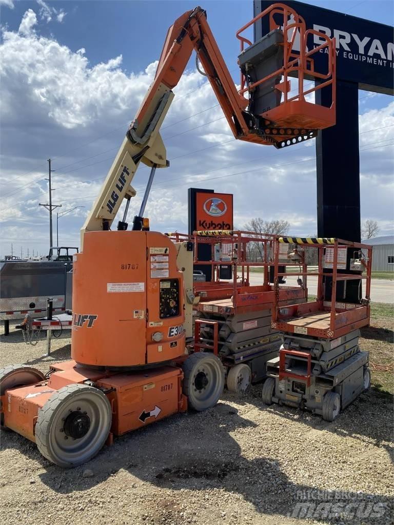 JLG E300AJP 曲臂高空作業車