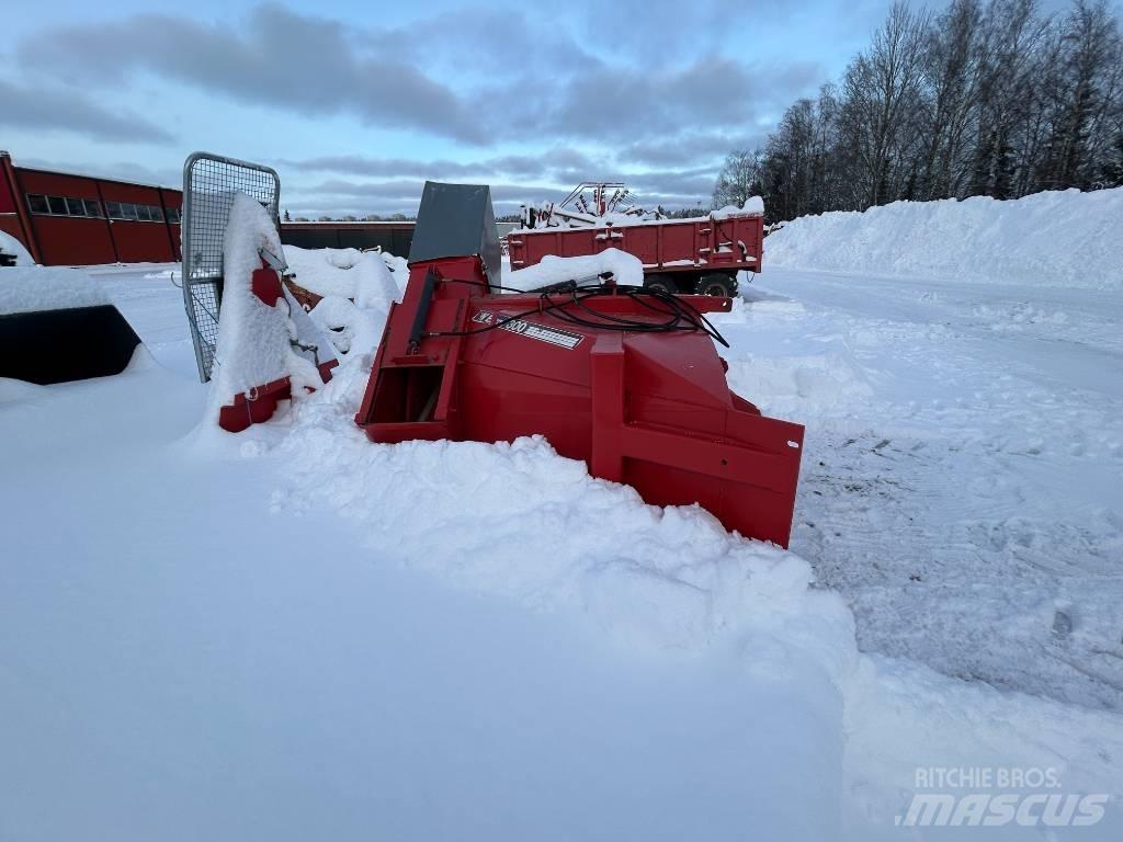 Esko LL300 掃雪機