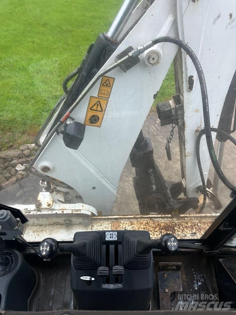 JCB 2CX 反鏟裝載機