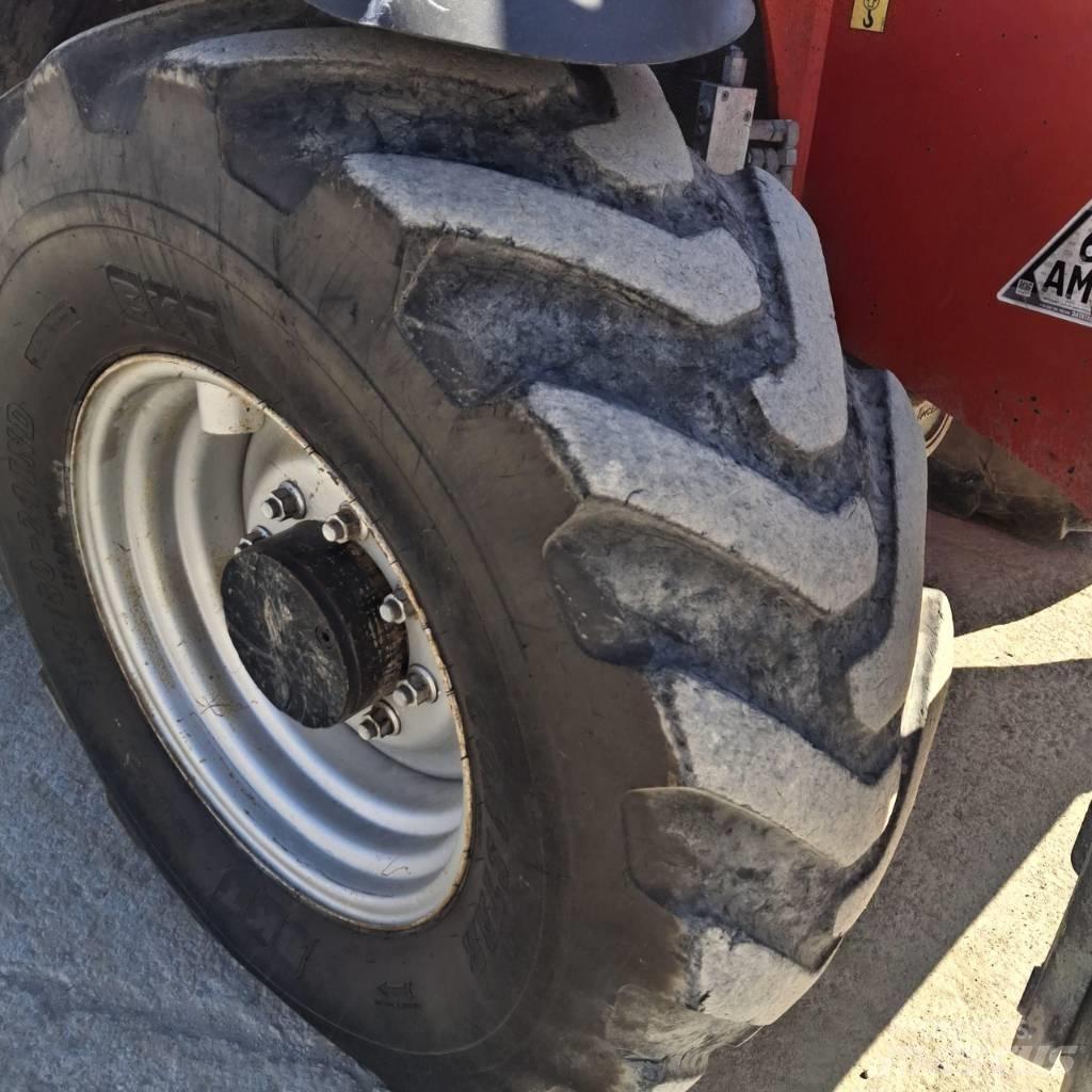 Manitou MT 1840 伸縮臂操作車