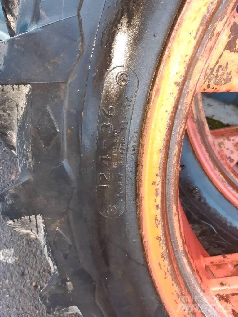 Goodyear 12.4-36 輪胎、車輪和輪圈