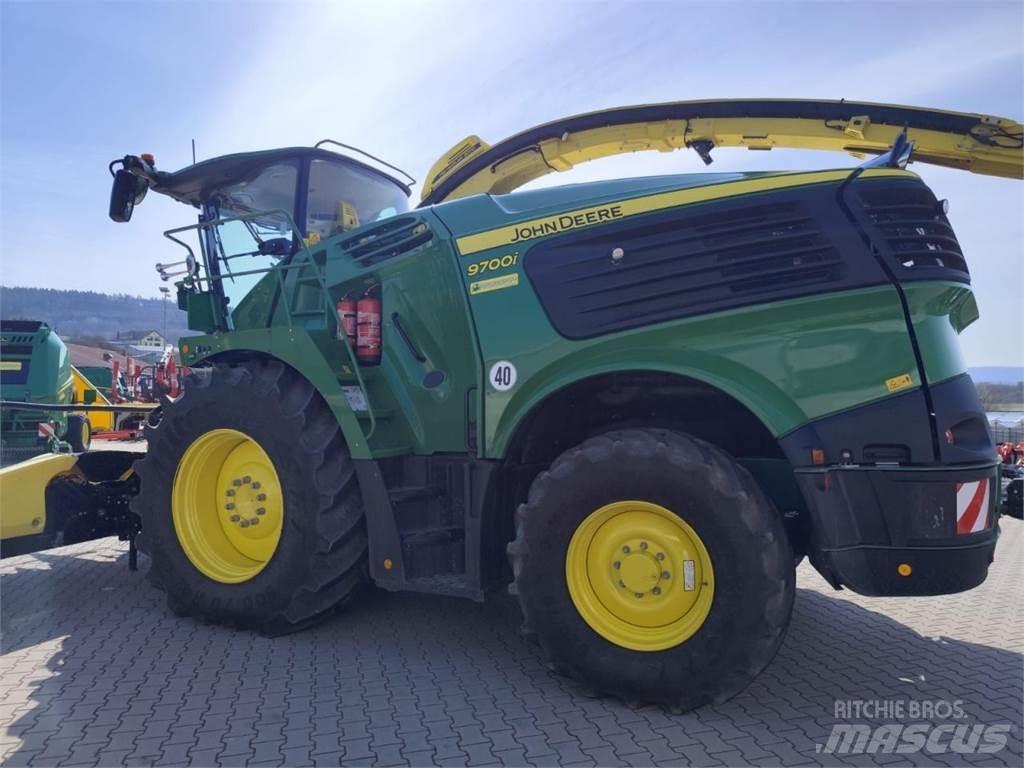 John Deere 9700i 自走式飼料採集機