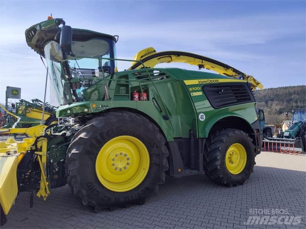 John Deere 9700i 自走式飼料採集機