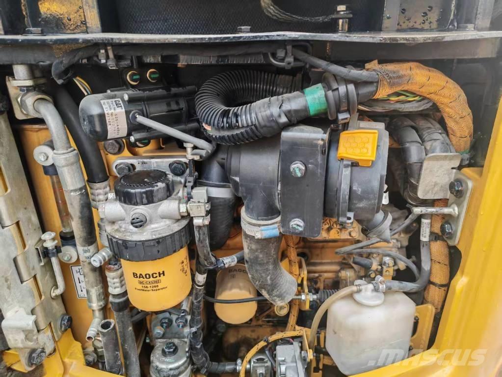 CAT 302 CR 小型挖土機/掘鑿機<7t(小型挖掘機)