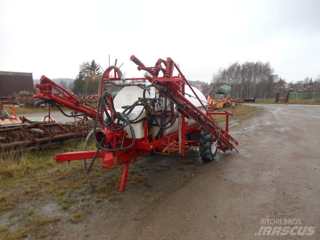 Lindus SPRUTA 2400L 牽引式噴霧機