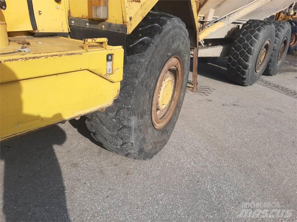Volvo A25B 6x6 鉸接式起吊車