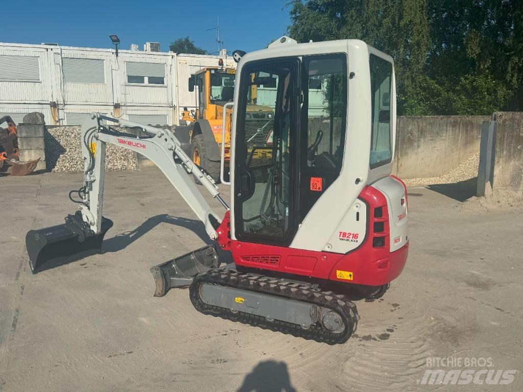 Takeuchi TB 216 小型挖土機/掘鑿機<7t(小型挖掘機)