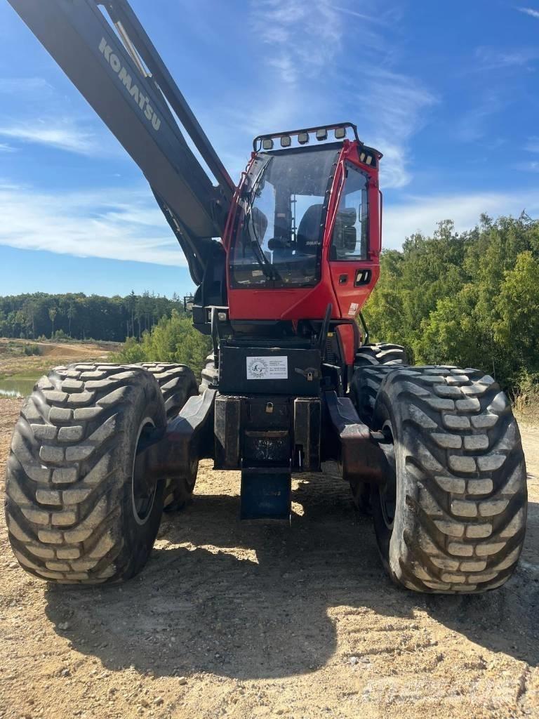 Komatsu 951 收穫機