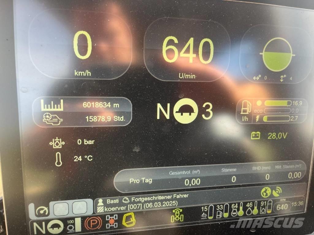 Komatsu 951 收穫機