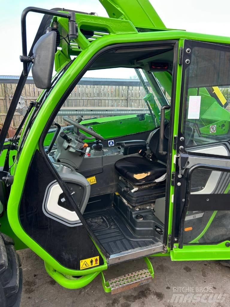 Merlo TF 33.7 伸縮臂操作車
