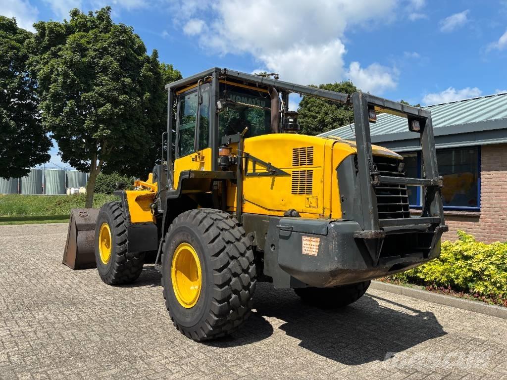 Komatsu WA 320-5 輪胎式裝載機