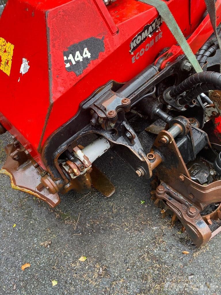 Komatsu C144 收穫機頭