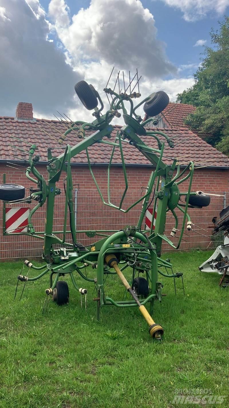 Krone KW 7.70 6x7 耙與翻草機
