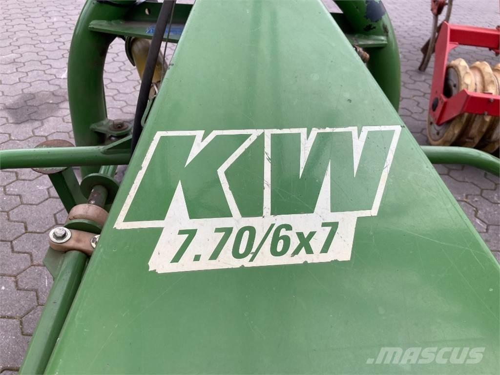 Krone KW 7.70 6x7 耙與翻草機