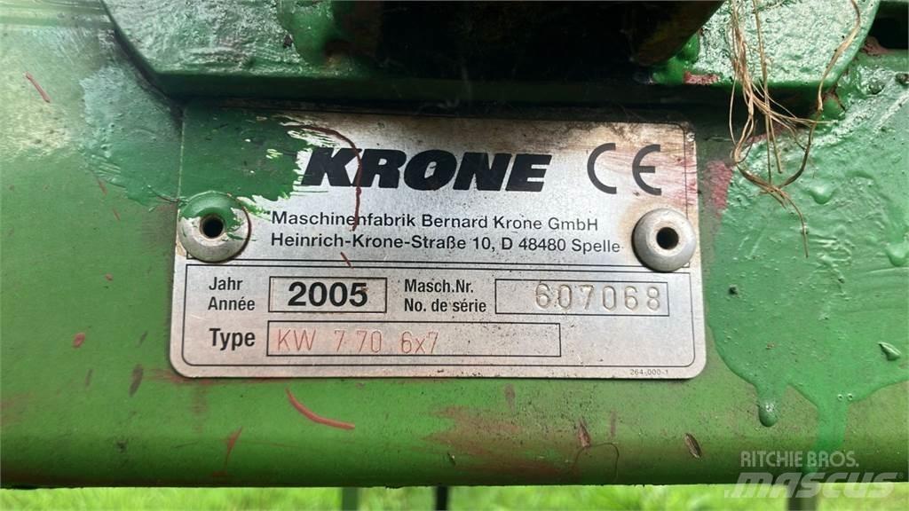 Krone KW 7.70 6x7 耙與翻草機