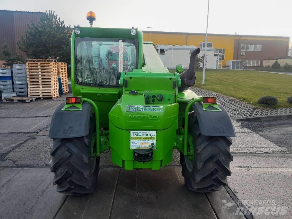 Merlo P 32.6 PLUS 農業用伸縮臂裝載機