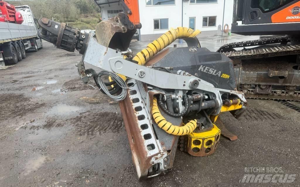 Doosan DX 235 收穫集運機
