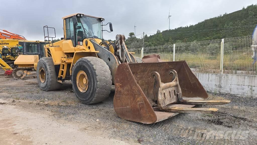 Volvo L 220 F 輪胎式裝載機