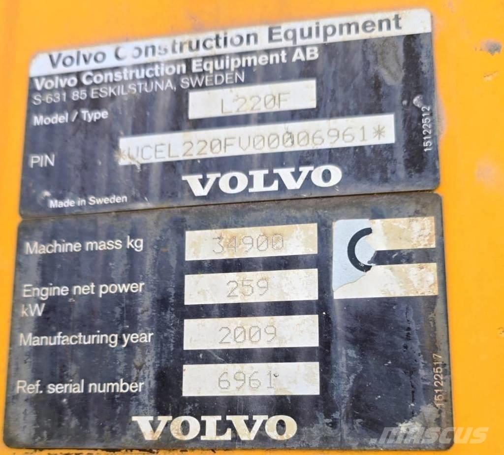 Volvo L 220 F 輪胎式裝載機