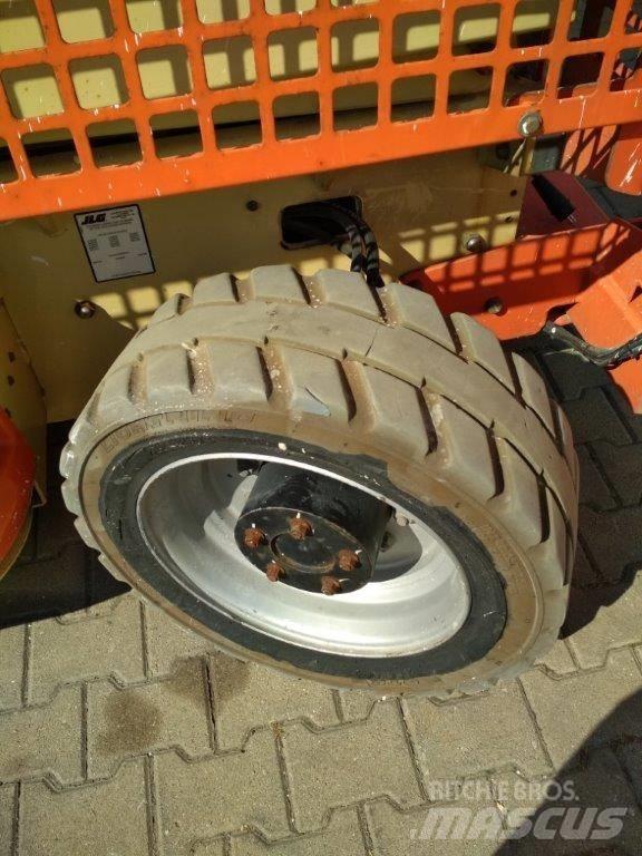 JLG M 4069 剪式升降機