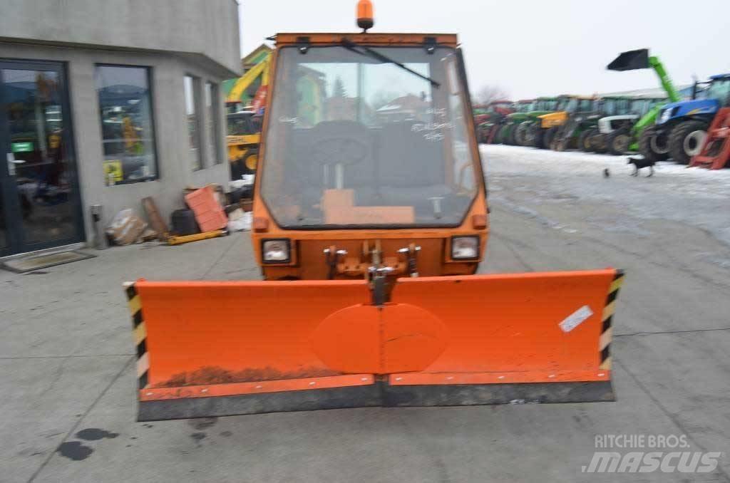 Sisis Sisis 鏟雪車