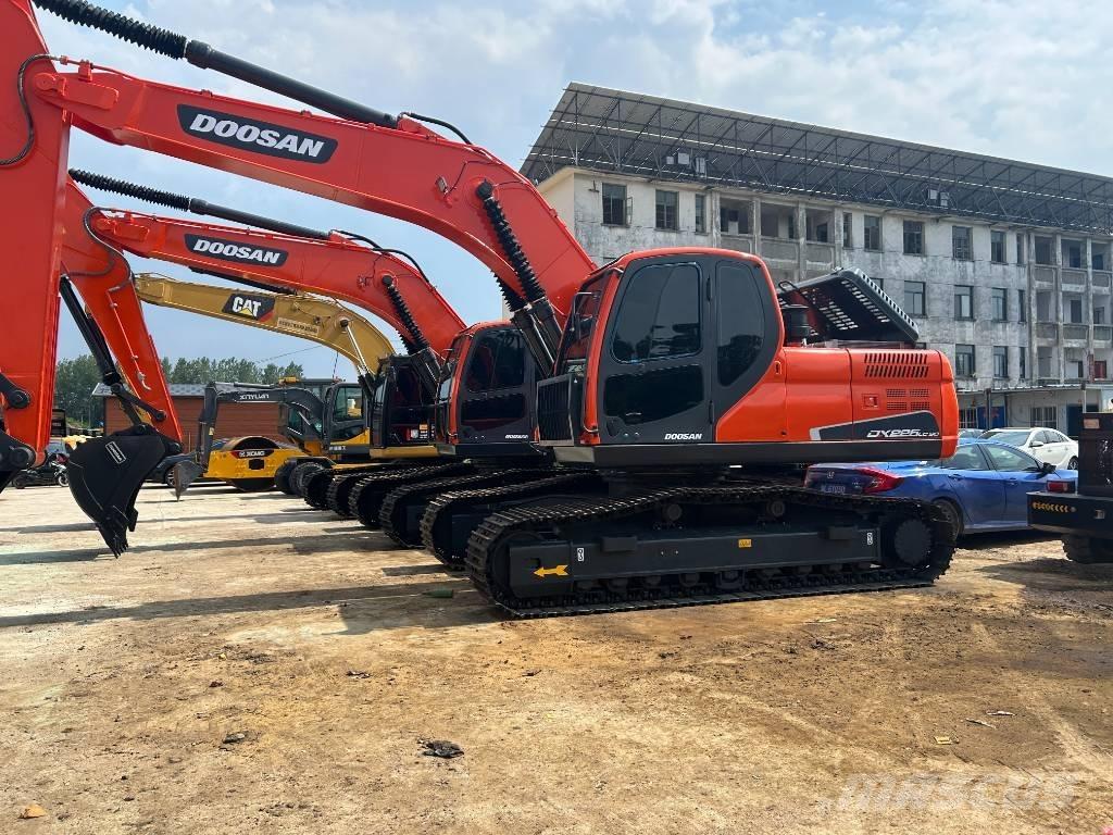 Doosan DX 225 LC 履帶式 挖土機/掘鑿機/挖掘機