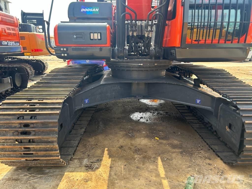 Doosan DX 225 LC 履帶式 挖土機/掘鑿機/挖掘機