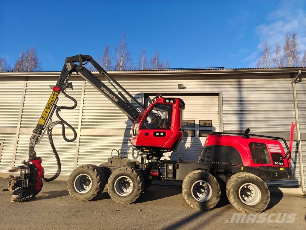 Komatsu 901 XC 收穫機