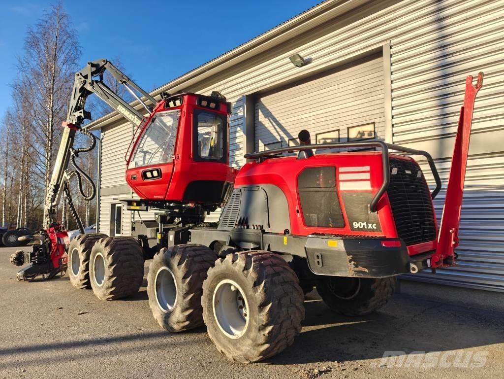 Komatsu 901 XC 收穫機